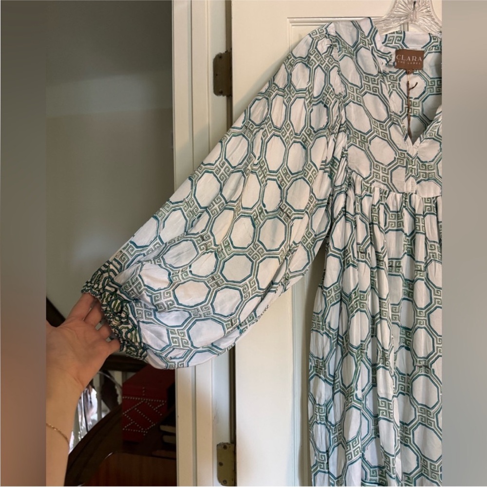 CLARA THE LABEL print Long Sleeve Dress - Picture 3 of 4